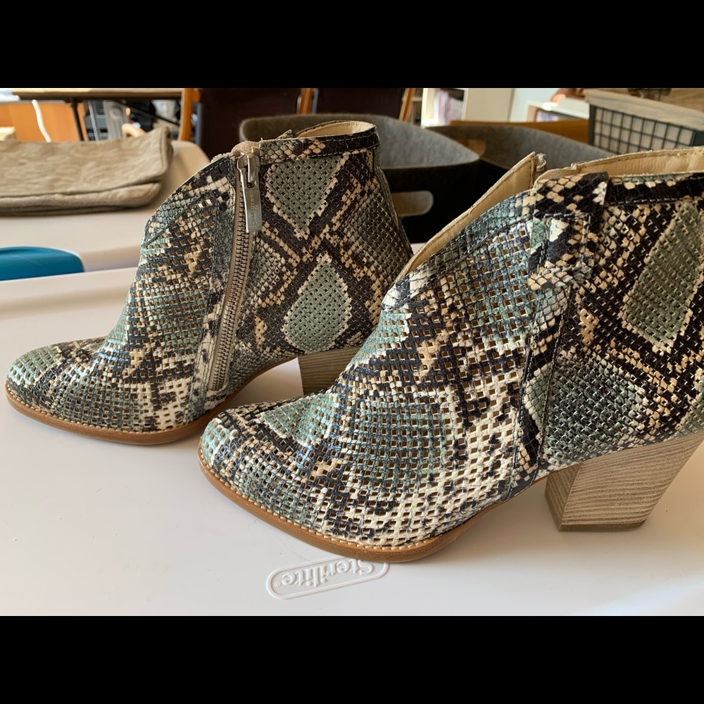 Paul Green Cougar booties